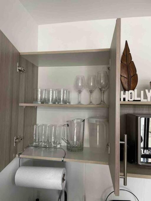 Lovely 1 Bedroom Unit With Free Parking Modra Zone 4 グアテマラシティ エクステリア 写真