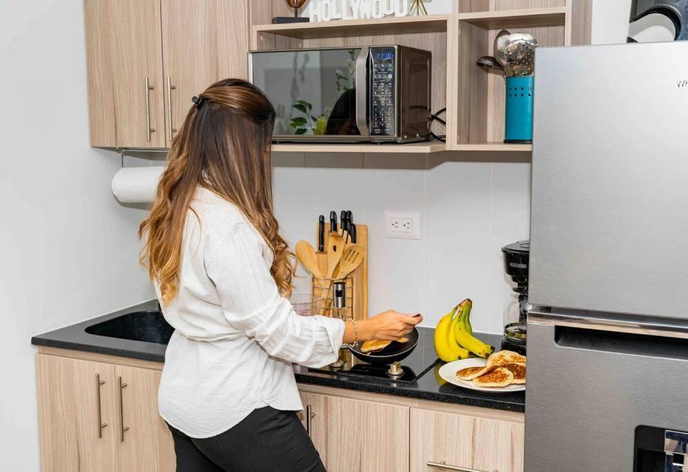 Lovely 1 Bedroom Unit With Free Parking Modra Zone 4 グアテマラシティ エクステリア 写真