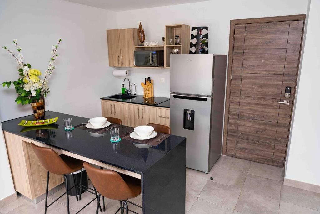 Lovely 1 Bedroom Unit With Free Parking Modra Zone 4 グアテマラシティ エクステリア 写真