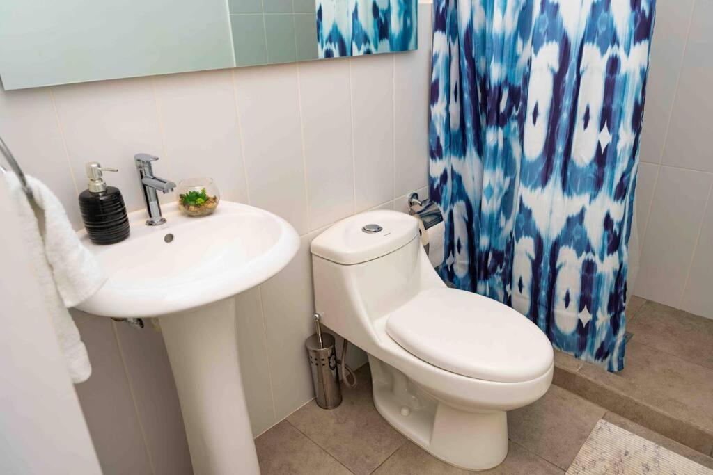 Lovely 1 Bedroom Unit With Free Parking Modra Zone 4 グアテマラシティ エクステリア 写真